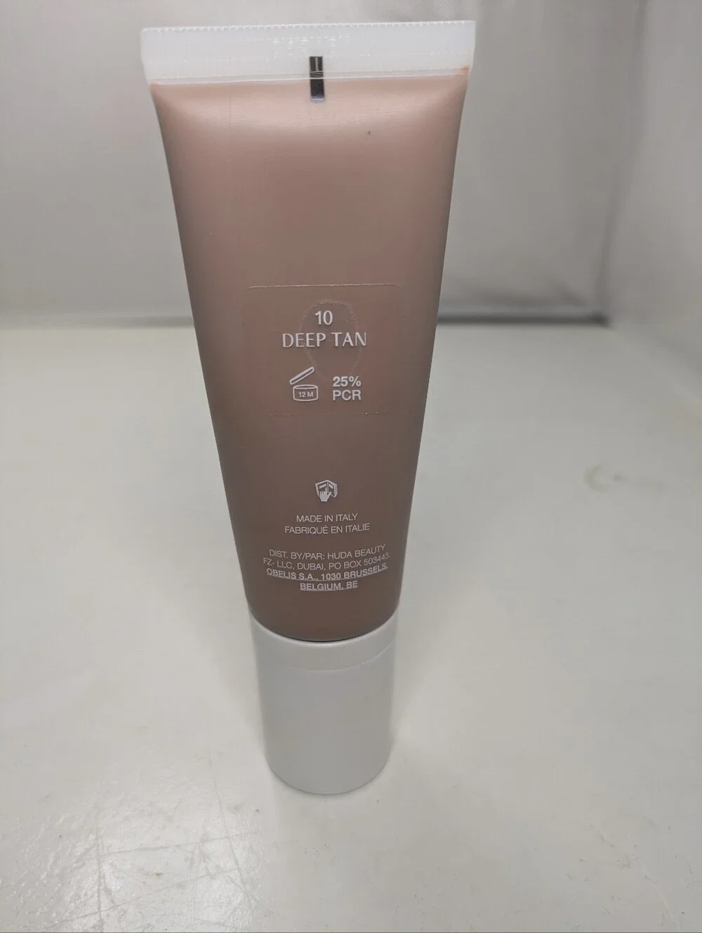 HUDA BEAUTY GLOWISH Multi Dew Skin Tint 10 Deep Tan